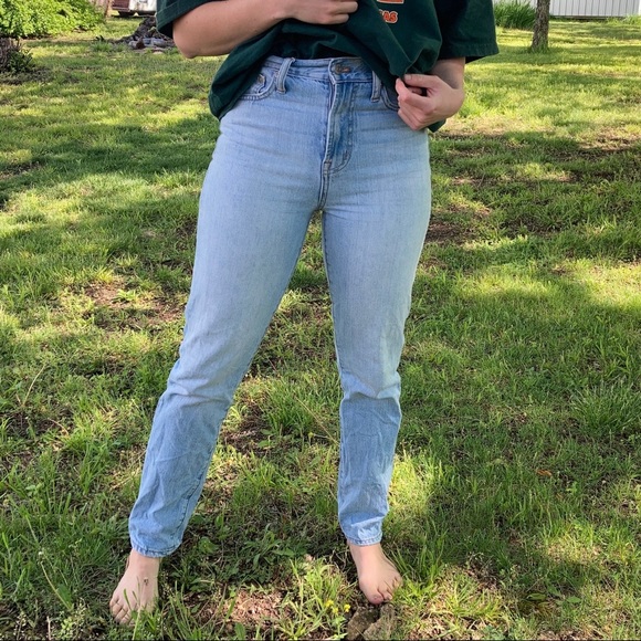 The Perfect Summer Jean - Picture 3 of 14